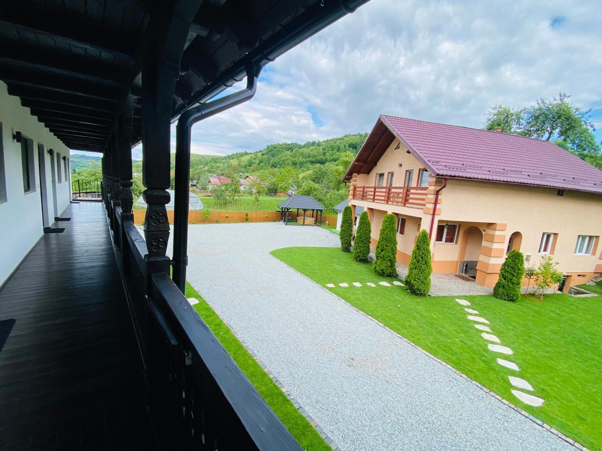 Pensiunea Suci Botiza Exterior foto