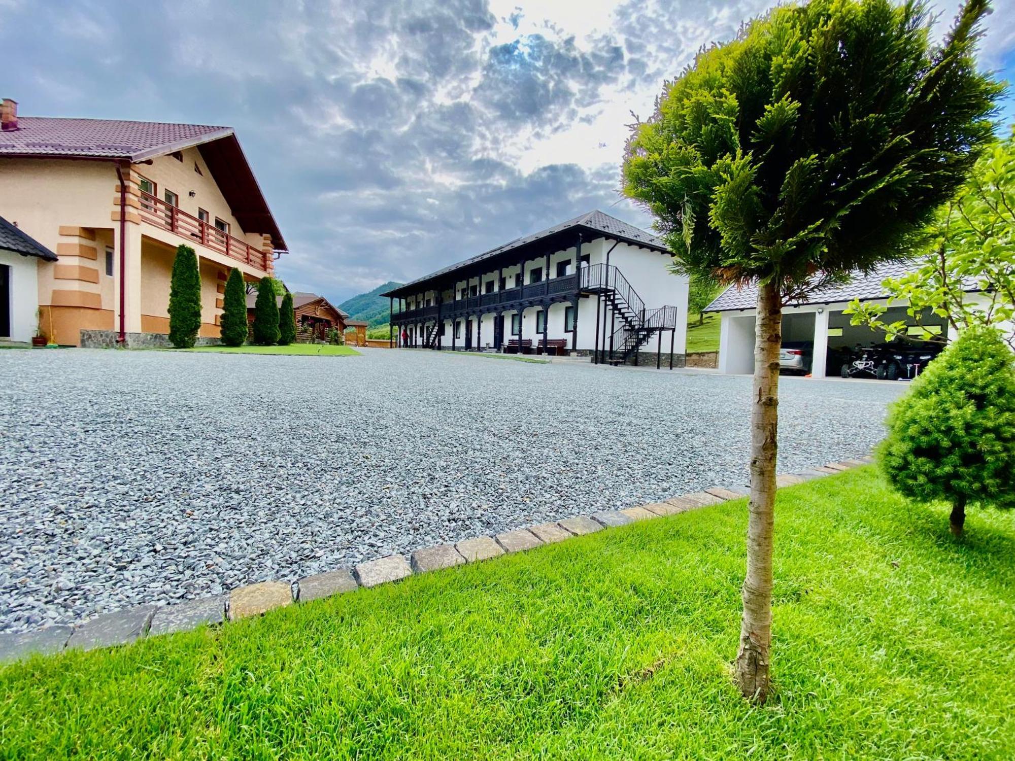 Pensiunea Suci Botiza Exterior foto