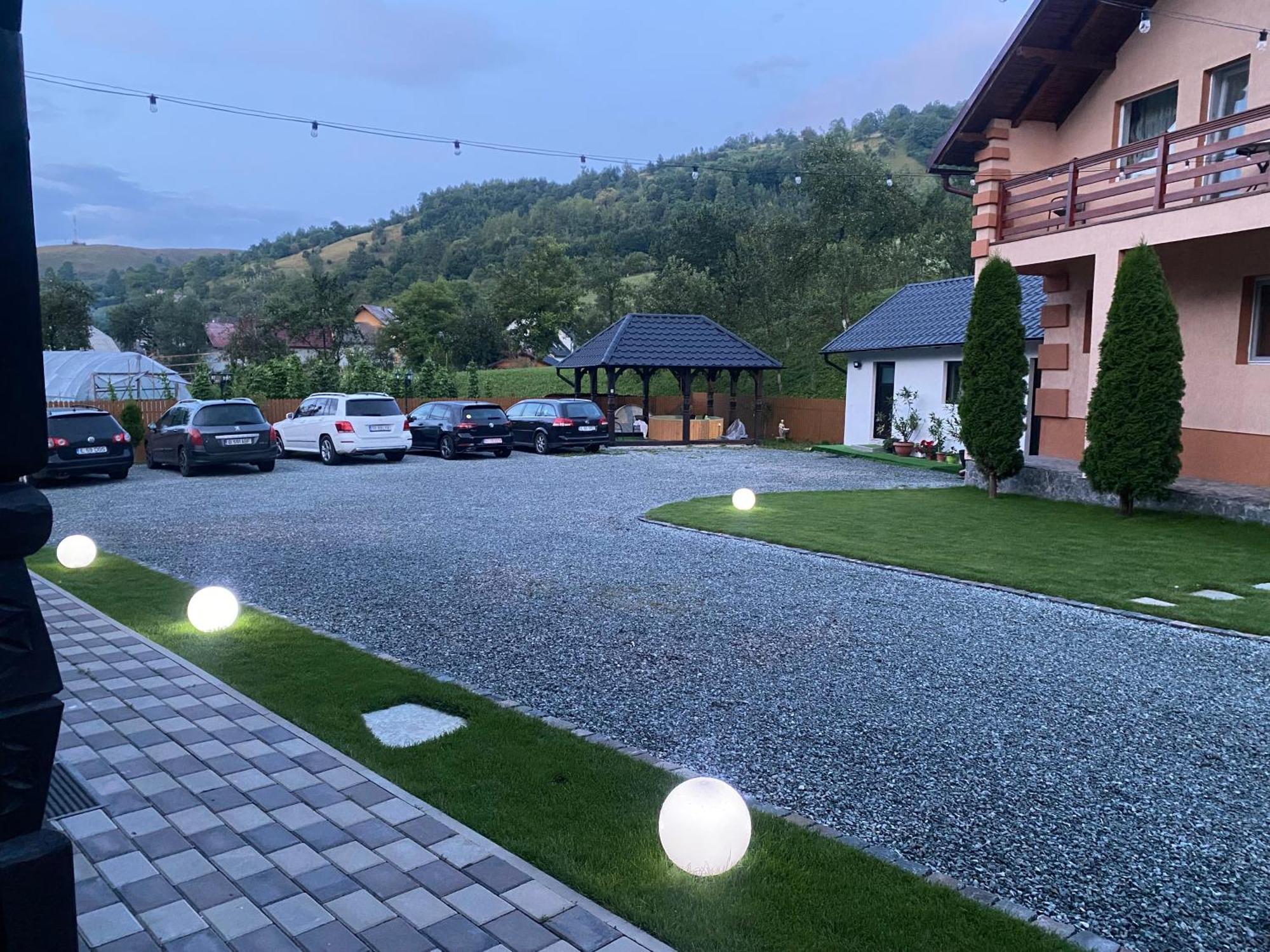 Pensiunea Suci Botiza Exterior foto