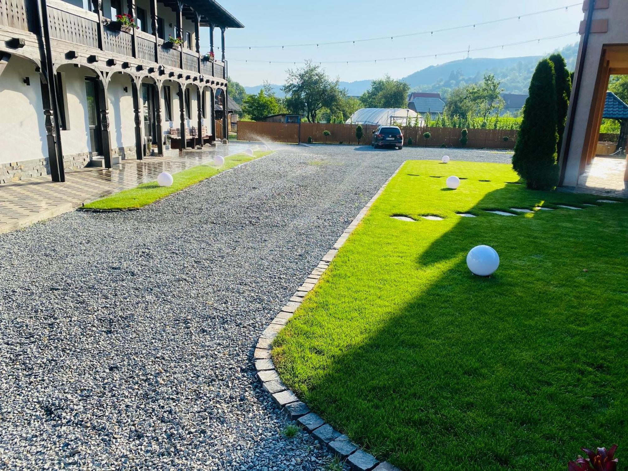 Pensiunea Suci Botiza Exterior foto